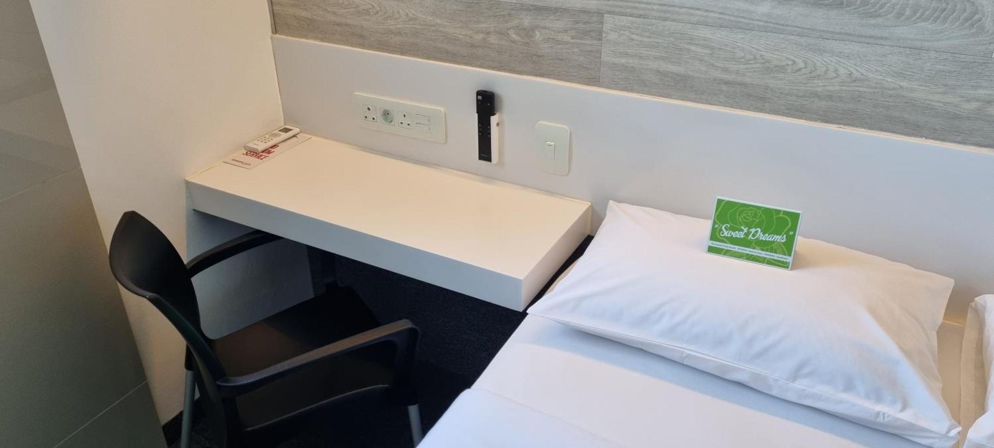 Hotel Check 2*
